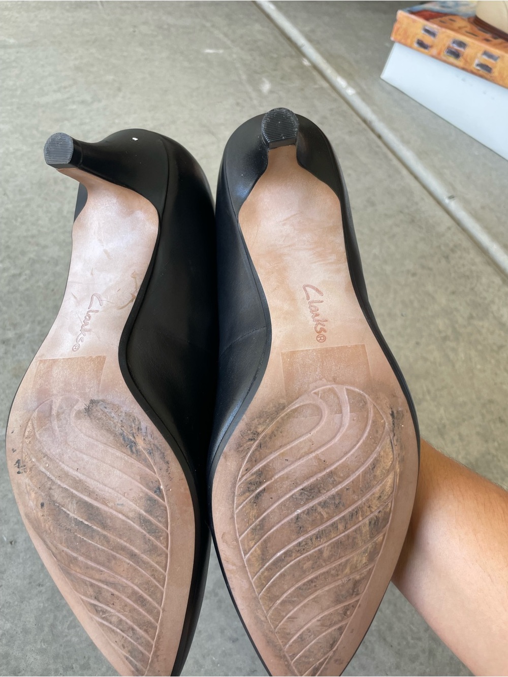 Clarks Collection Ultimate Comfort Black Leather Pointed Toe Flats Size 9M - Picture 3 of 3
